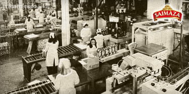 Mujeres trabajando en una fábrica de café
